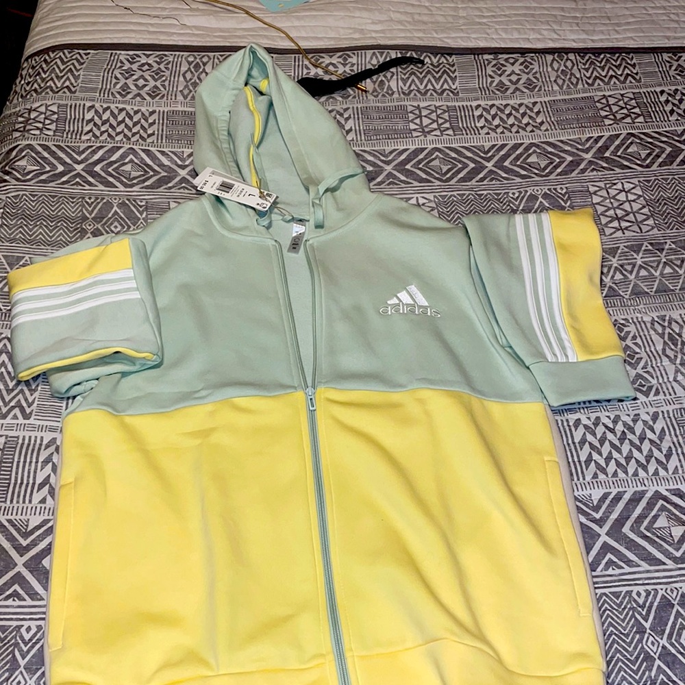 Adidas ! Size Large in Men.